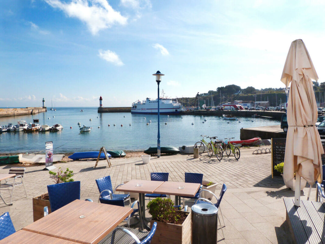 Café De La Jetée Café Avec Terrasse Sur Le Port Tudy De L